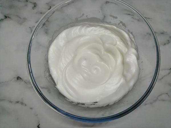 用同样的手法拌均匀,不要划圈翻拌,会消泡的【步骤七】:拌好的蛋糕糊