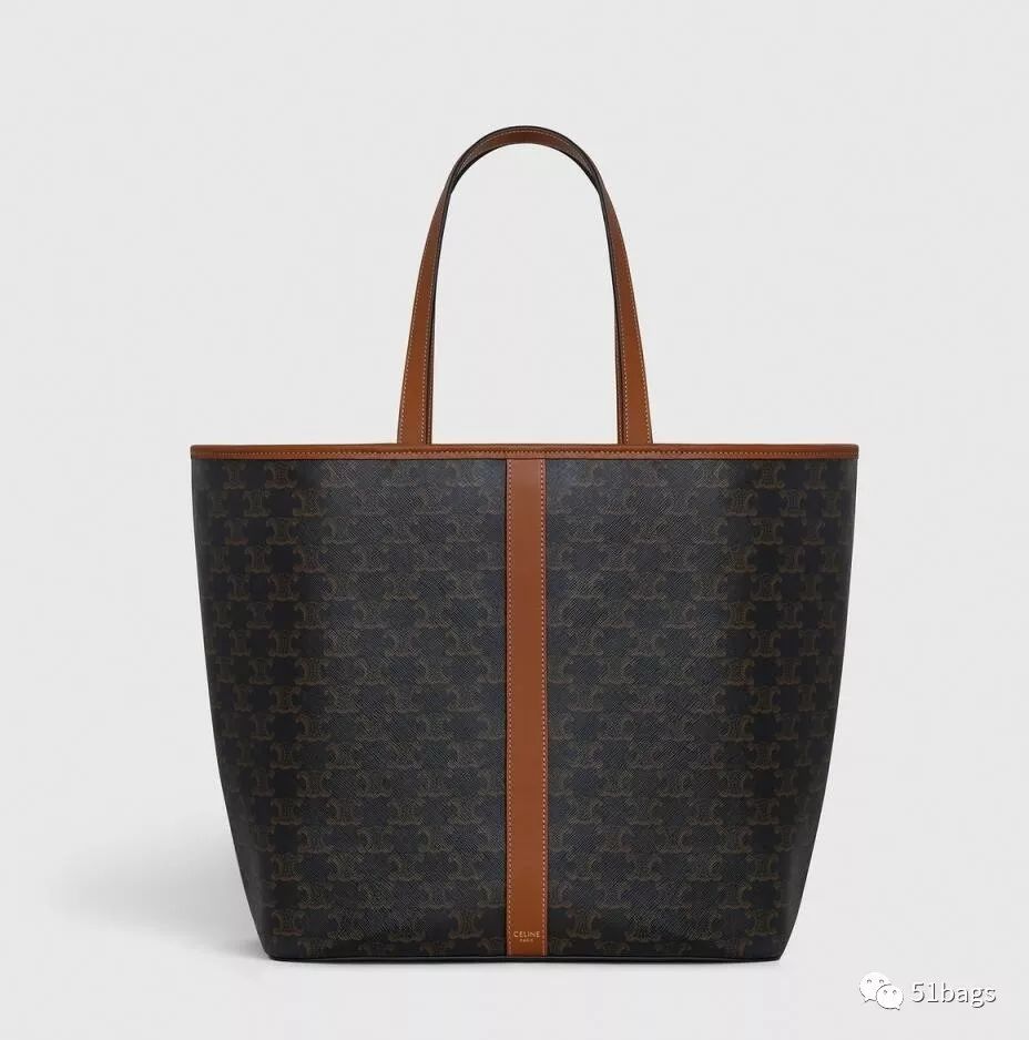 时尚celine重新推出全新triomphe老花系列白色logo的托特包已经缺货