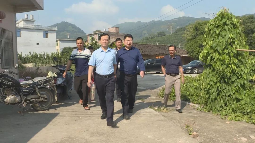 不忘初心牢记使命吴丁顺以主题教育的成效推进脱贫攻坚迈上新台阶