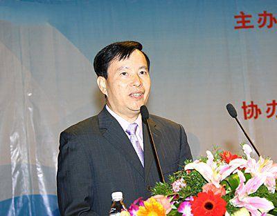 这就是广西的首富冯小华,你喜欢他吗?