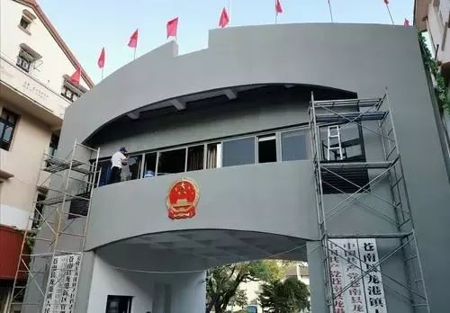 龙港政府大门成网红景点