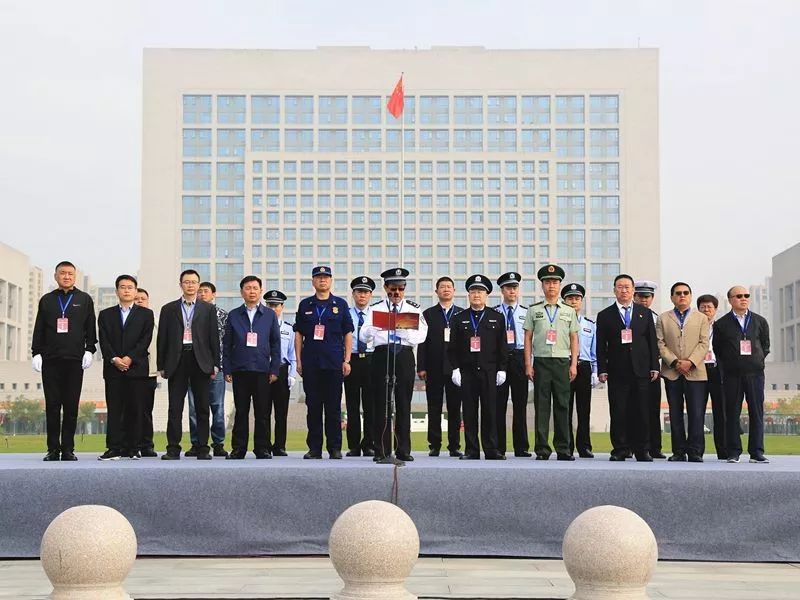 大同市副市长,市公安局局长尚建军出席活动并宣布演练开始.