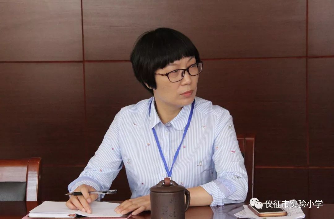 的实践探索"讲座,学校资深班主任陈香老师所作"落实立德树人根本任务