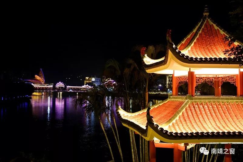 亮灯了县城又添一处光语月眉公园约起来