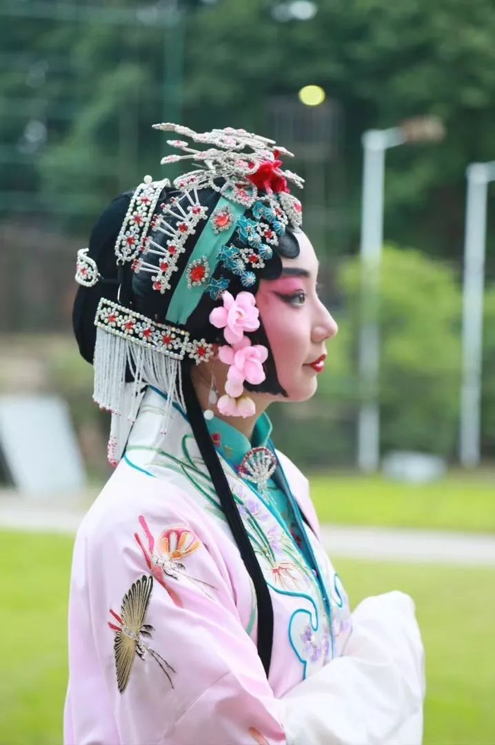 震惊华中科技大学还有人在唱京剧