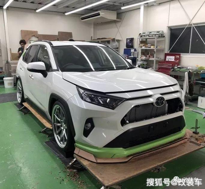 丰田rav4也玩改装空力套件上身更是霸气侧漏