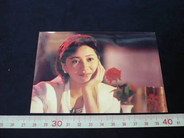 59岁苏明明,因戏生情当红时嫁给导演,如今息影多年家庭幸福_台湾