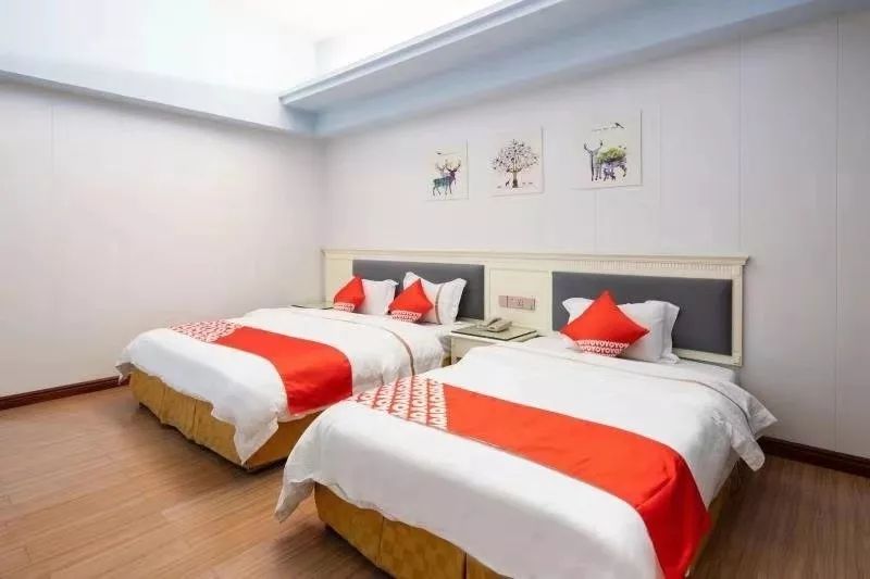 欧汇大酒店欧汇大酒店是一家按五星级标准兴建的商务型酒店,楼体高23