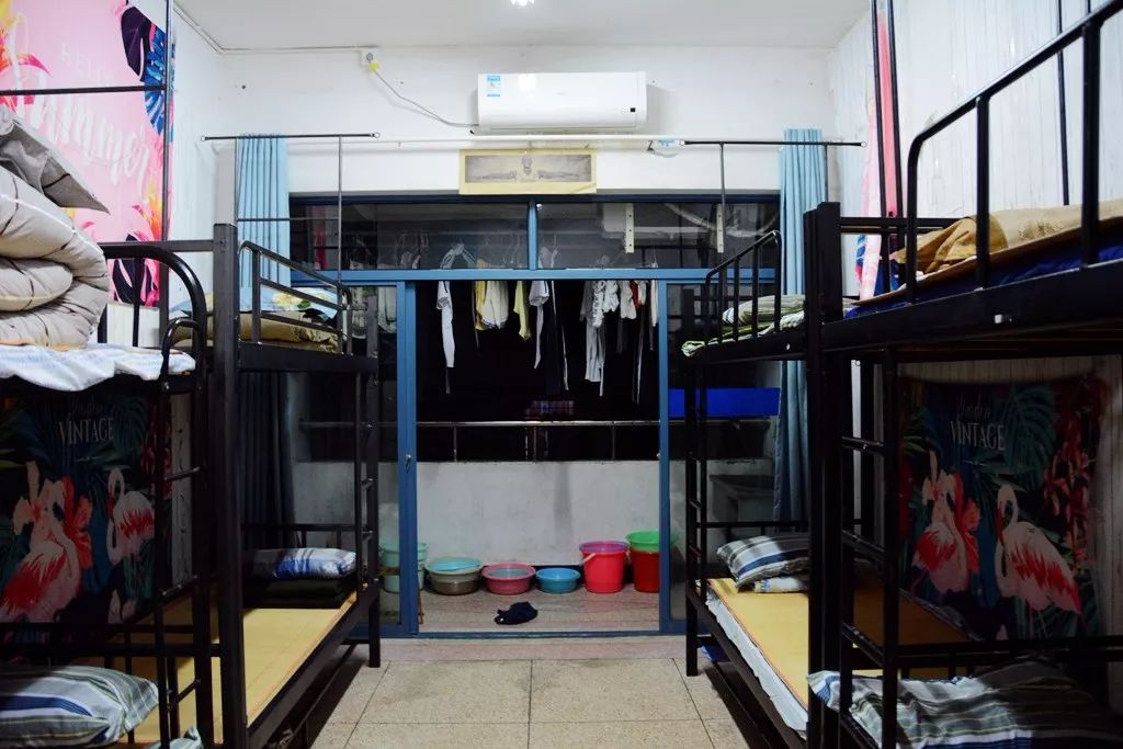 9月23日,青田县船寮高级中学开展寝室美化评比活动,268个寝室参评