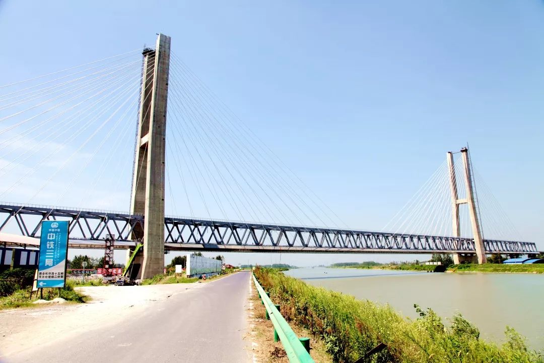 【魅力家乡】创世界之最!商合杭芜湖裕溪河特大桥轨道施工顺利完成