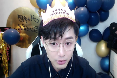 这个问题难倒两个主播_梦飞