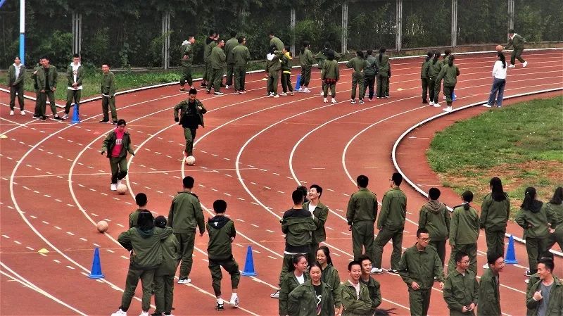 大课间|知者动,仁者静----昆十四中课间大活动