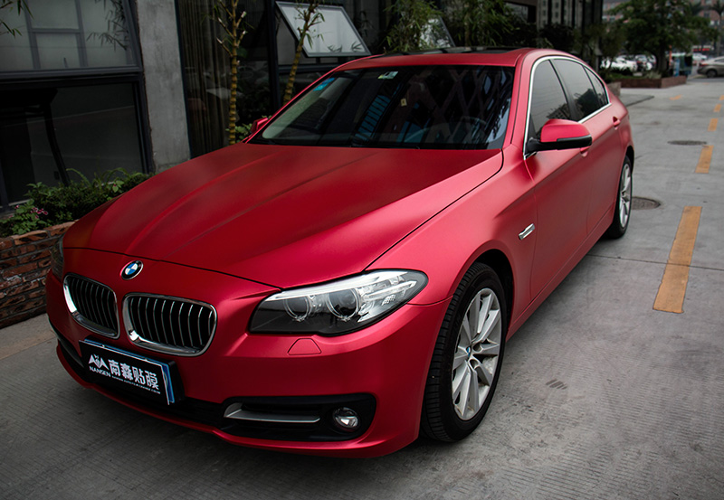 宝马530li车身改色电光红