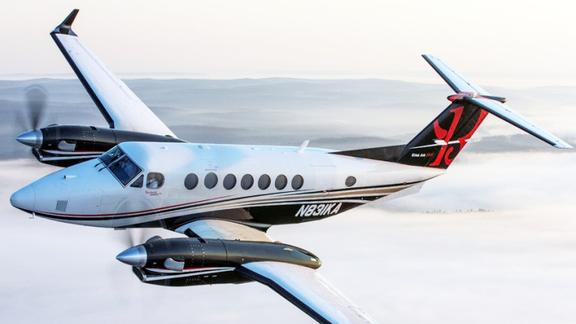 比奇空中国王350在美国德州坠毁造成10人遇难