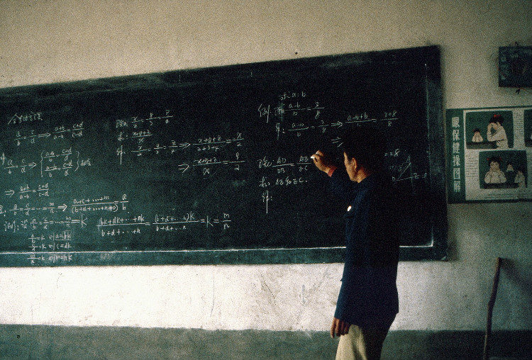 这属于80年代的老照片,你还有多少记忆