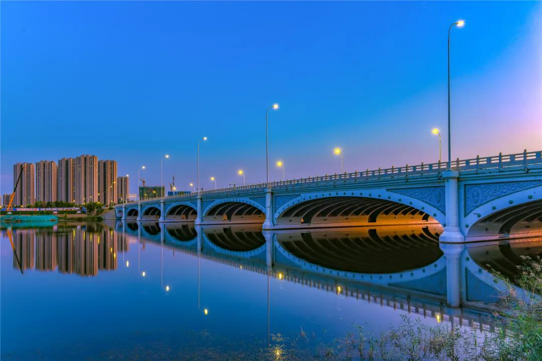 银川现"金光穿洞"罕见美景!