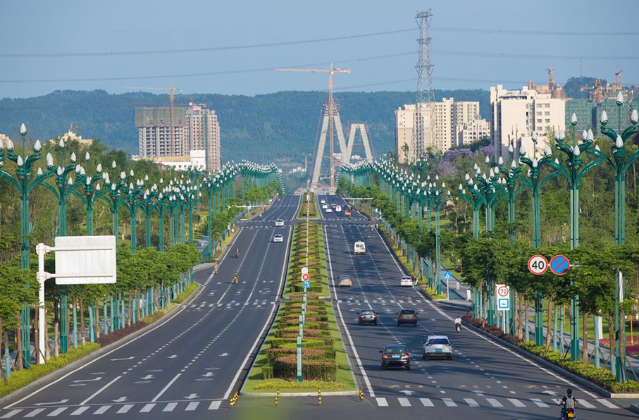 凤凰大道也是颜值公路之一当然是南溪区一道美丽的风景滨江环线连接