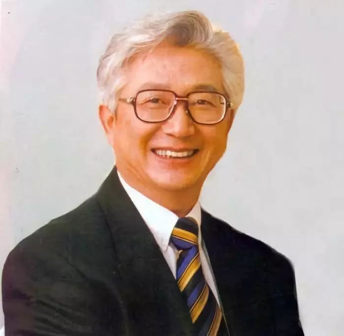 我在红旗下成长与新中国共同成长的岁月