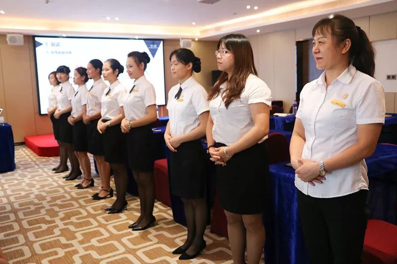 树形象展风采甜果魅力国际酒店第一期礼仪培训课程成功举办