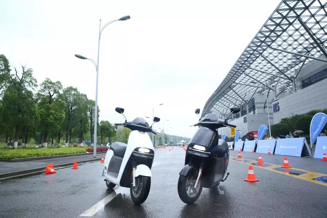 蓝鲨智能摩托生产基地图片