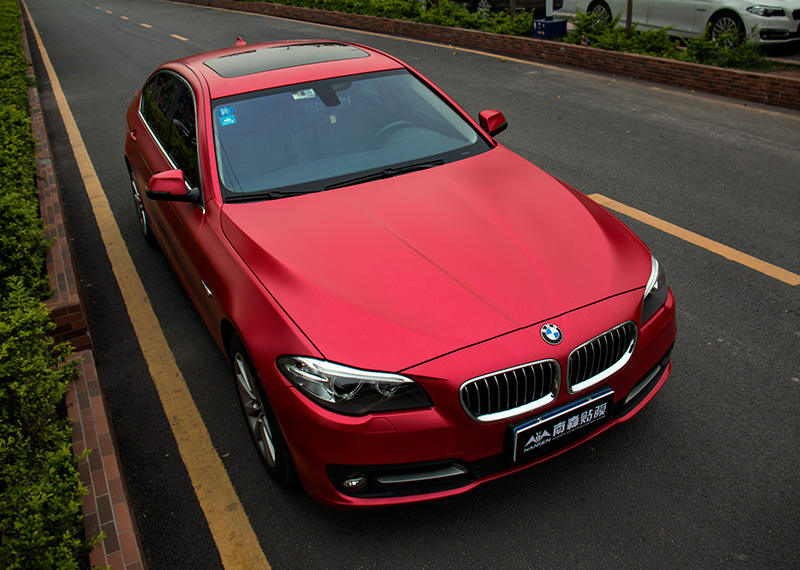 宝马530li车身改色电光红