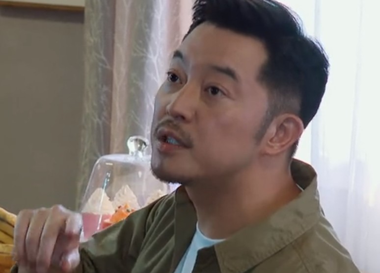 在这档综艺节目当中,总共有4位导演,分别是陈凯歌,李少红,赵薇以及