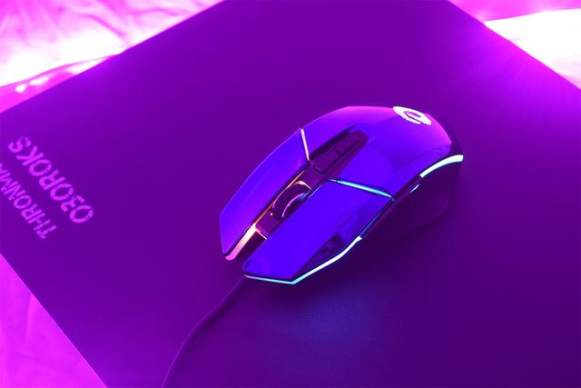 梦幻一般的渐变蓝紫色让人沉迷,牧马人五代em915极光紫图赏