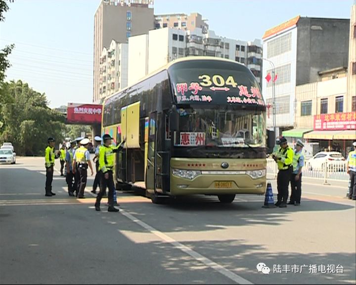 邬郁敏检查指导国庆期间道路交通安全工作