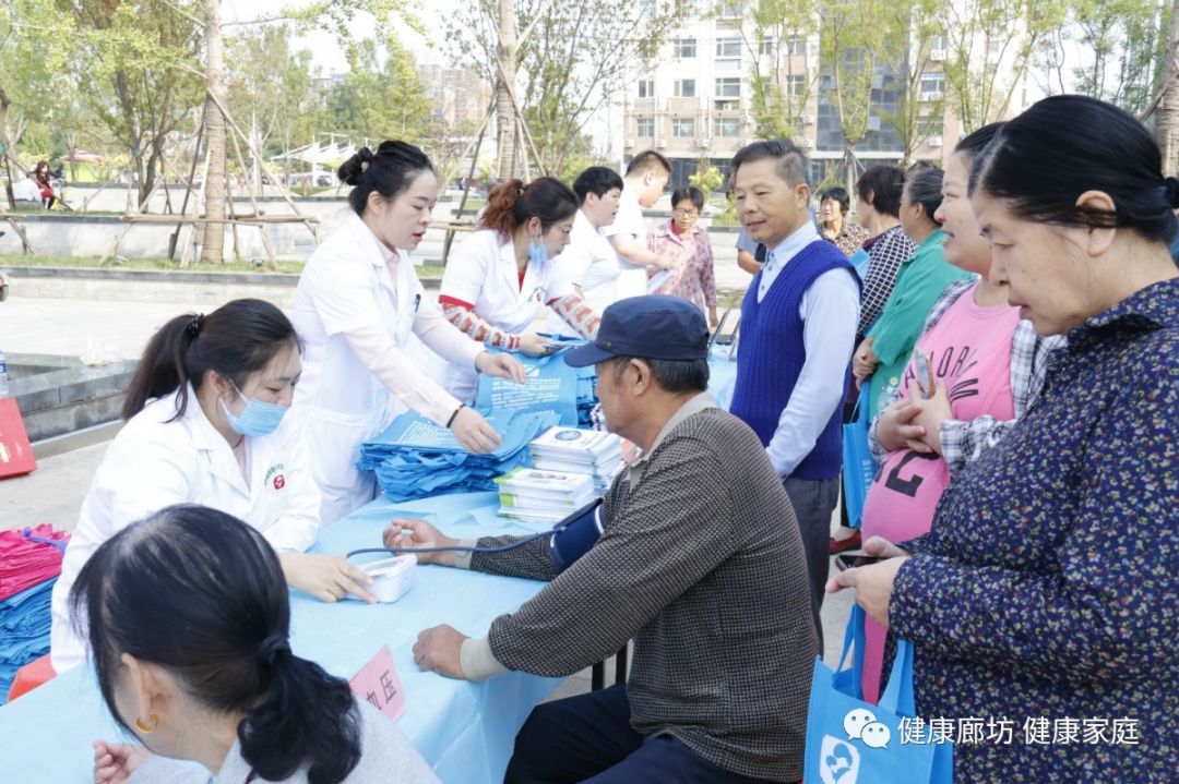 草莓视频榴莲视频绿巨人视频，全新动态今日曝光，引发全网热议不断，三大平台同步更新内容。