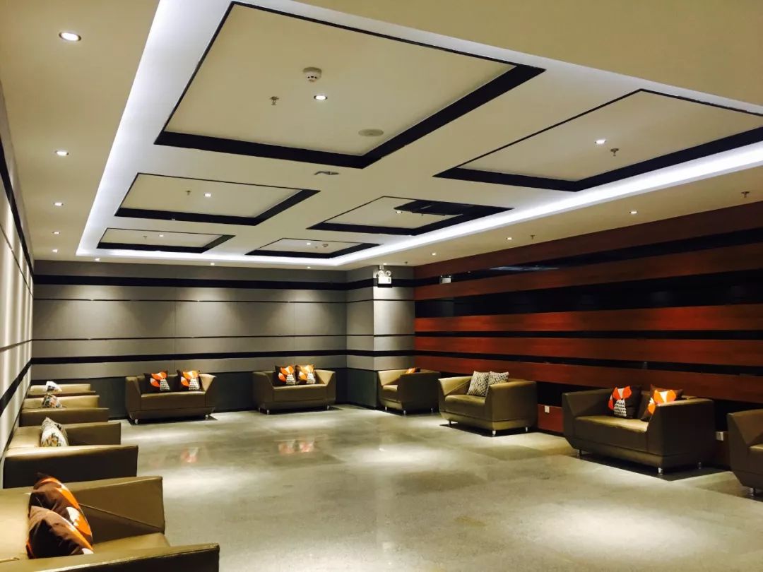 珠海星汇影城(吉大免税店)vip休息区图【高端设备】巴可激光放映机