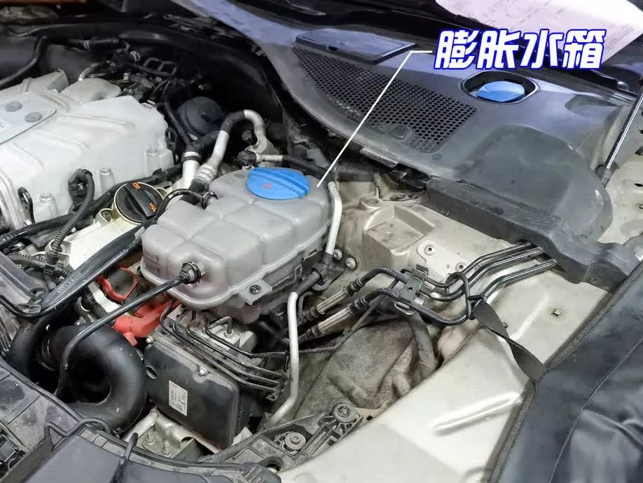 10膨胀水箱漏水如果说水泵漏水已经让你足够头痛的话,那么膨胀水箱也