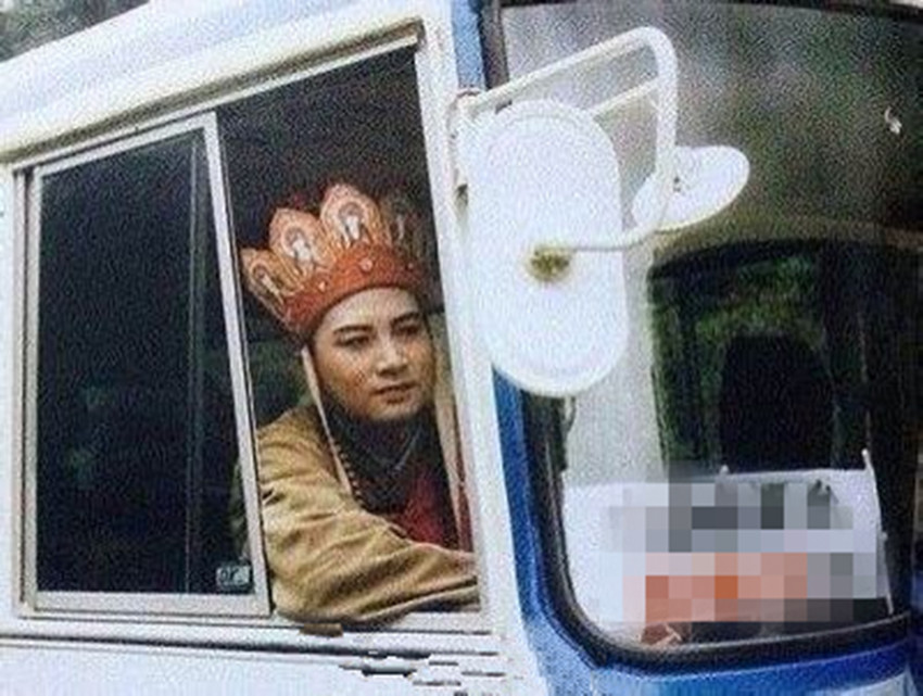 被认为是永恒经典的作品坐汽车的唐僧染色的白马