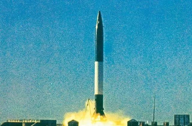 新中国首个导弹,卫星发射场在我国西部落成;1960年,我国第一枚国产地