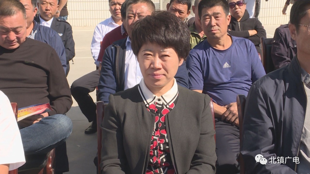 北镇市正安镇举办首届农民丰收节暨广场舞大赛