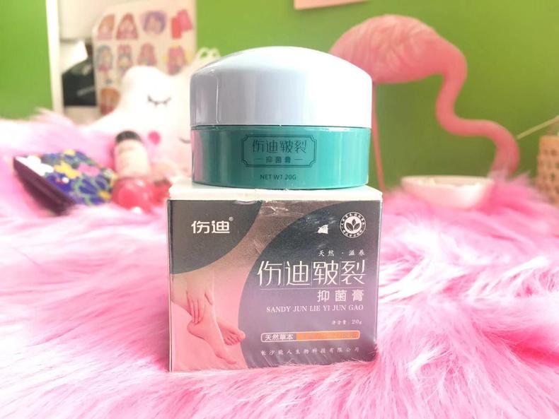 伤迪手足皲裂修复膏给你由内而外的修护