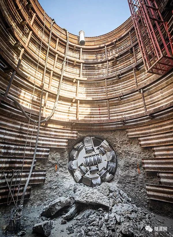 国际视野日本鹿岛建设开发气压沉箱余土宽度ai测量系统精准判定沉箱内