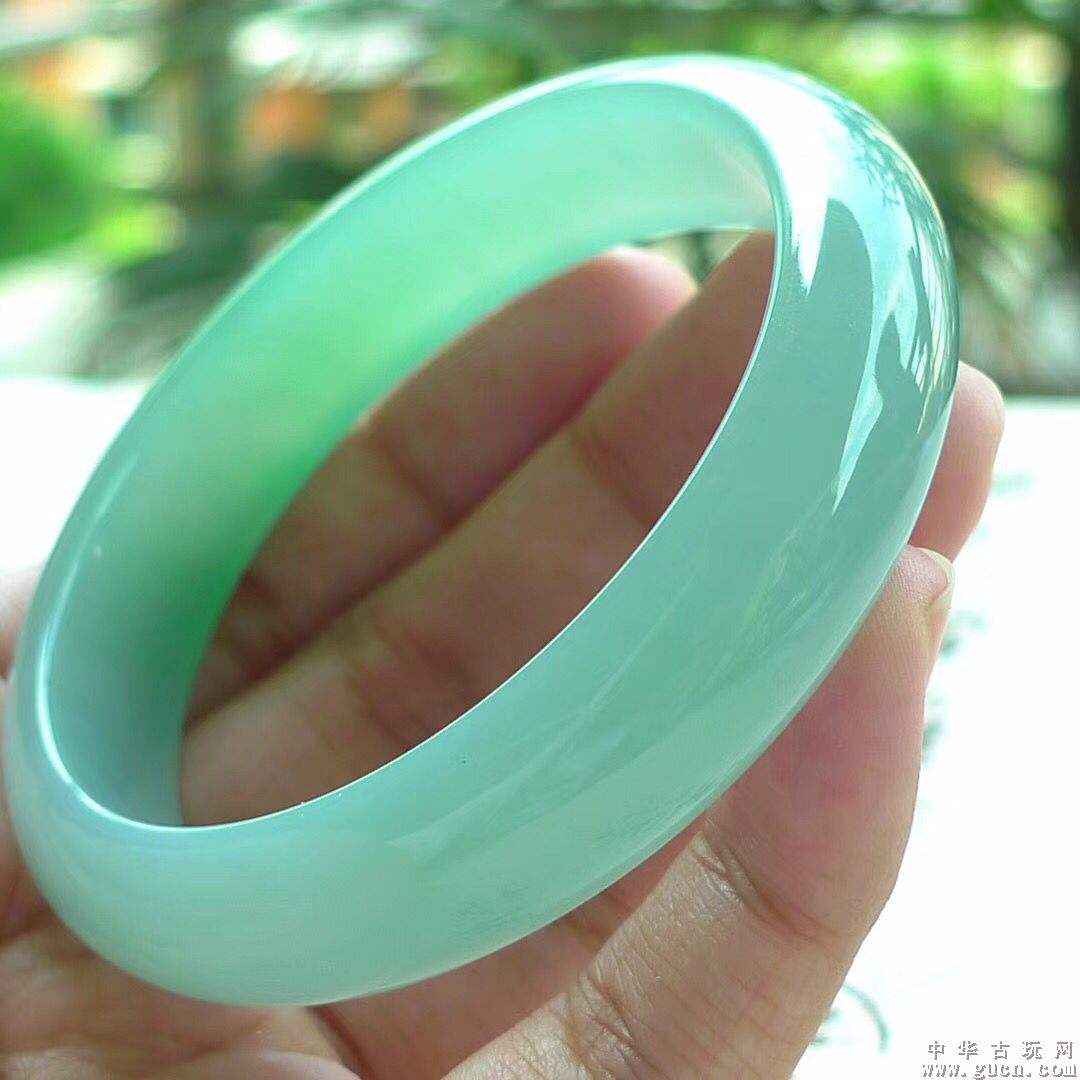 翡翠手镯的尺寸如何确定