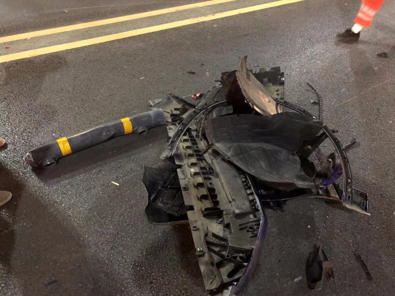 提车5天的奥迪q5l刹车失灵导致车祸?4s店竟称汽车无质量问题