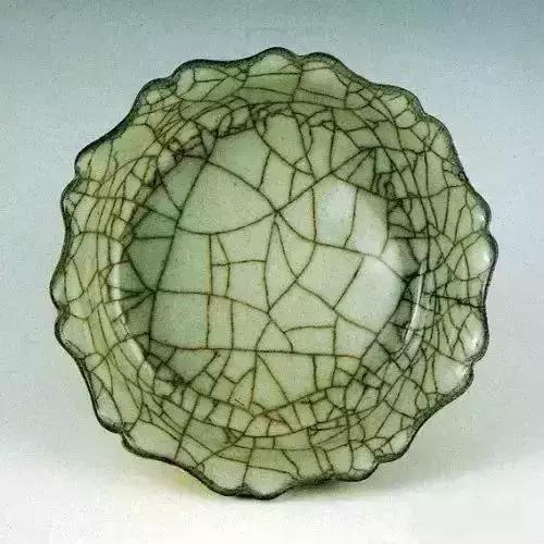 宋代官窑瓷器的开片之美