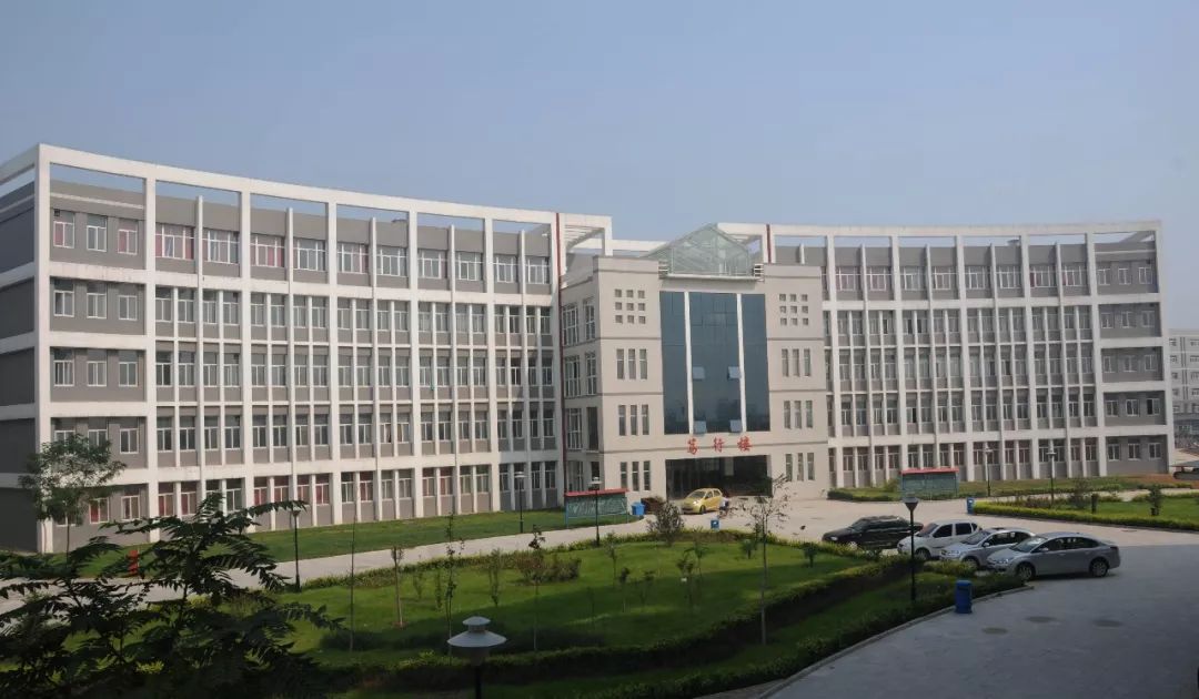 一线风采春花秋实磁县一中70载筑梦峥嵘岁月