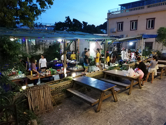 分钟安静享受一片海仅168元1间1晚捌叁民宿住宿摩托唱k烧烤炉依山面海