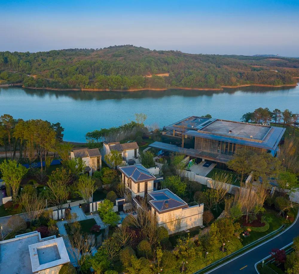 湖州半山高尔夫豪宅——伴山美墅!