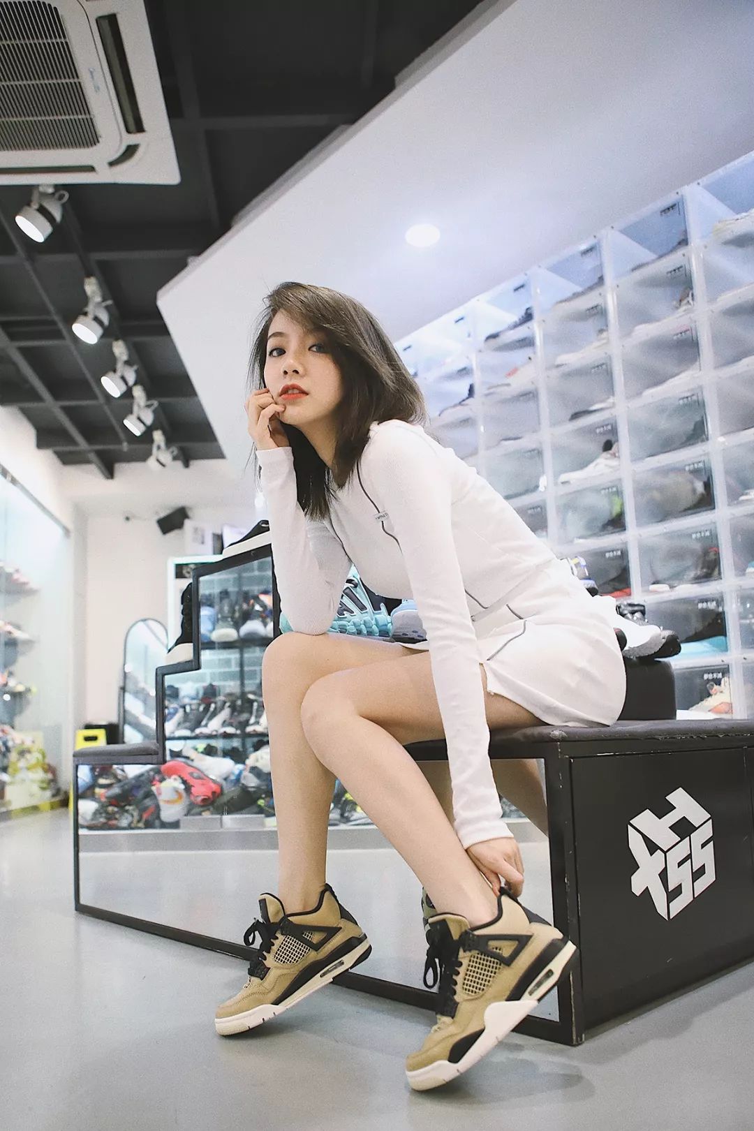 xh55girl没有可以说好不哭的配色但是它是女生专属的奶茶配色糯米