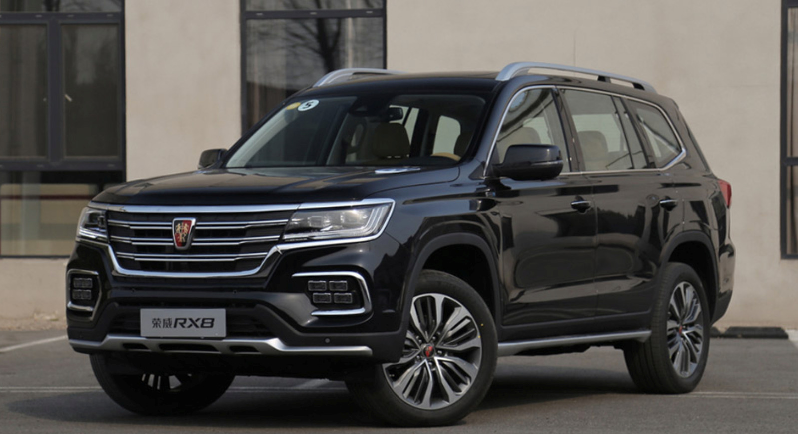 动力方面,荣威rx8搭载了2.