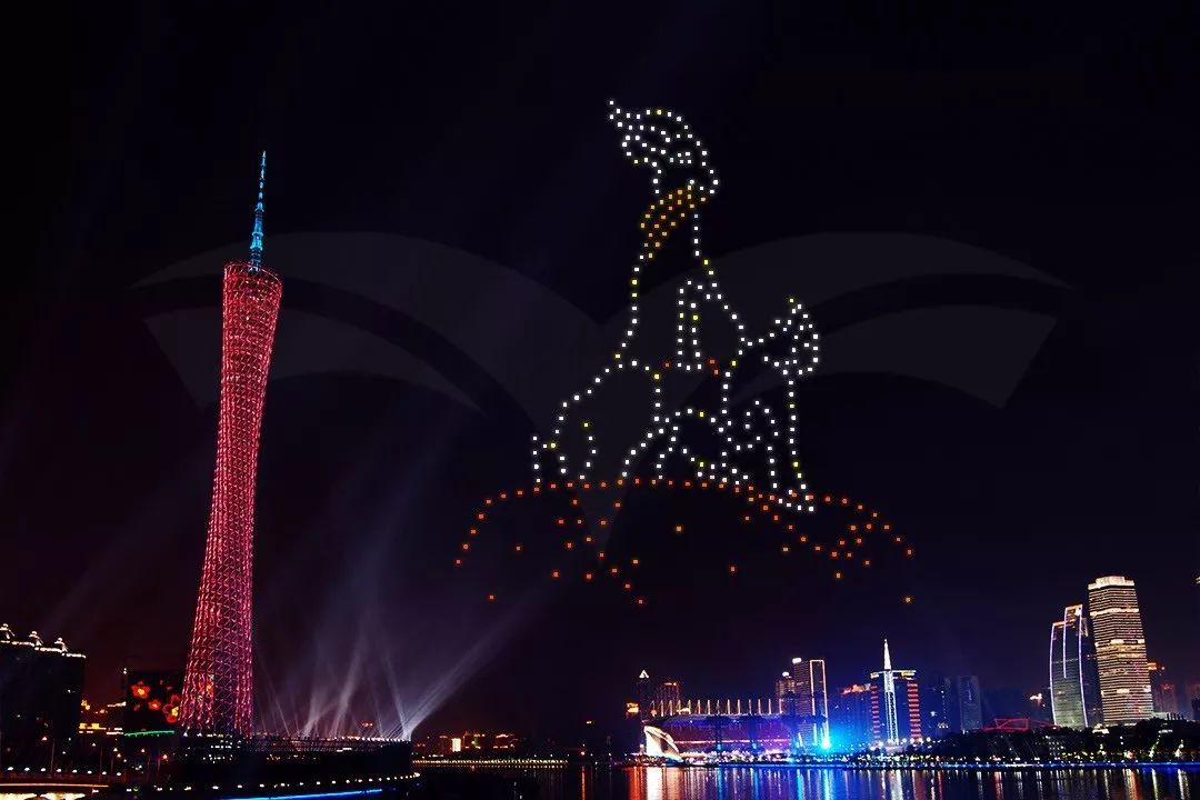 无人机灯光秀10万国旗遍布全城还有一种期待叫做在广州看焰火晚会