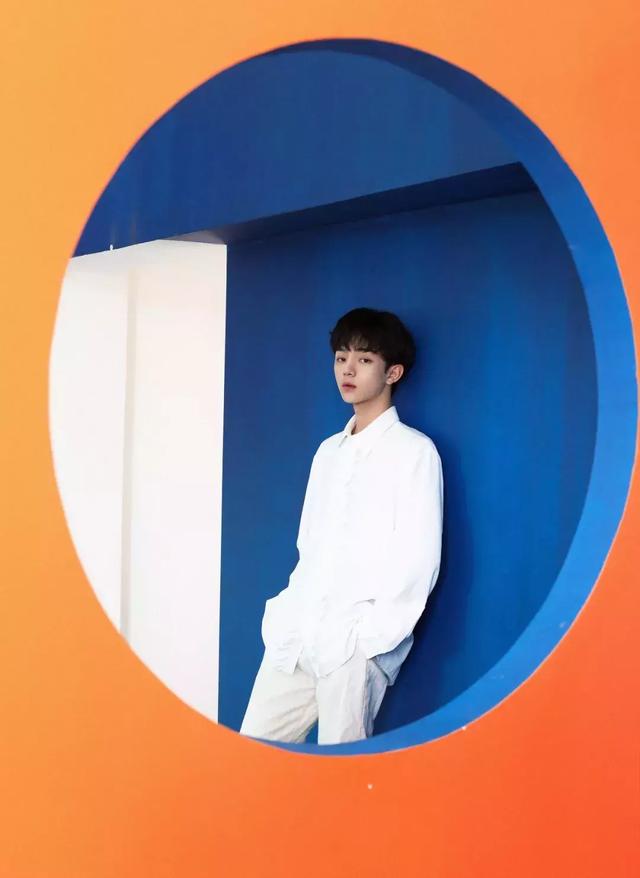 邓智元又一新剧《外貌至上主义》正式开播,脑路清奇演绎悬疑青春