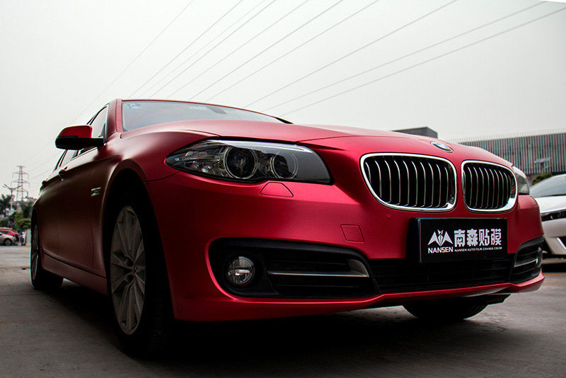 宝马530li车身改色电光红