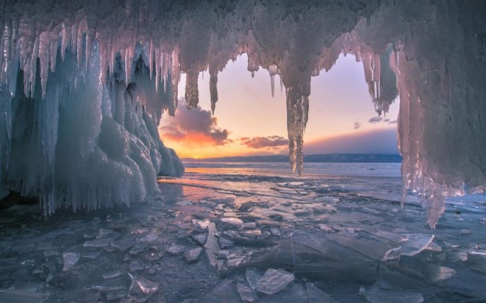 微软推出冬天主题的“贝加尔湖”免费Win10壁纸包