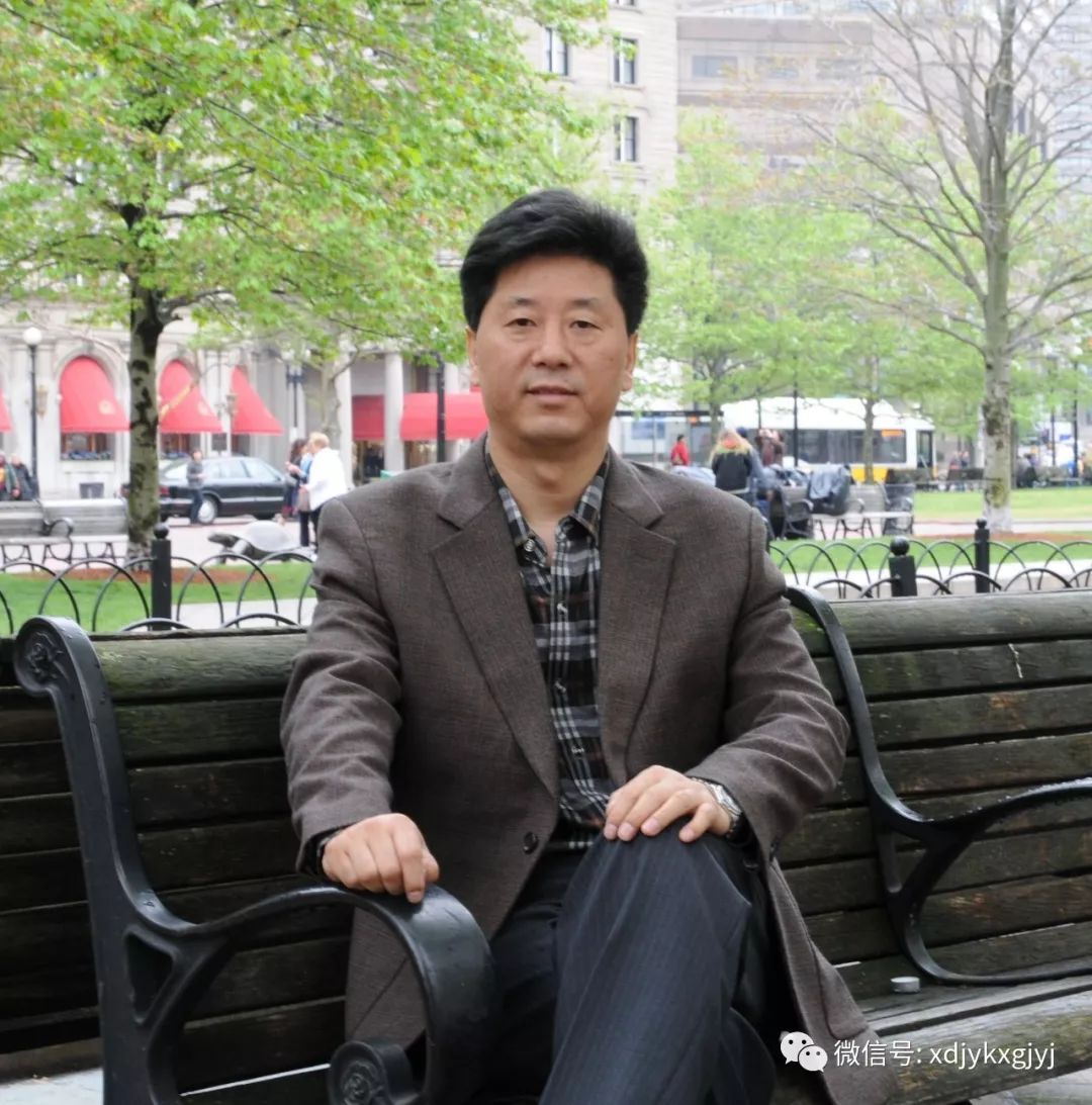 主要从事课程与教学论研究;靳玉乐(1966- ),男,河南邓州人,西南大学