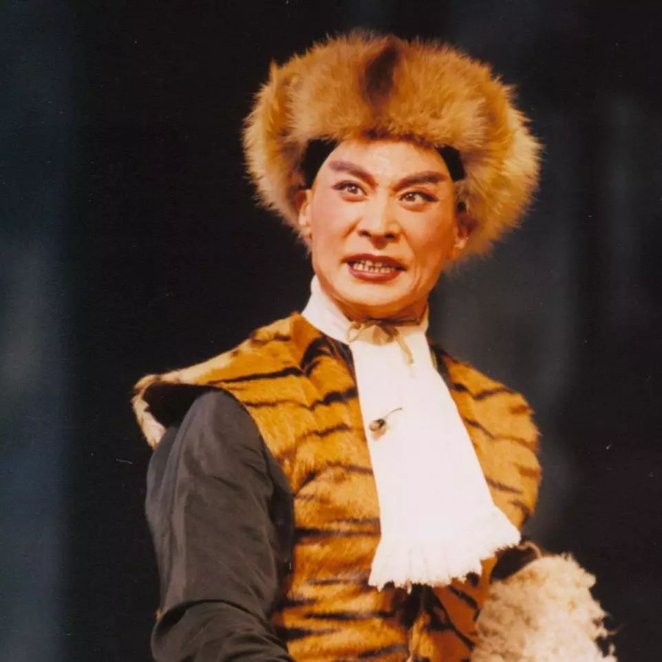 现代京剧《智取威虎山》首演于1958年,由李仲林,纪玉良主演,经无数次